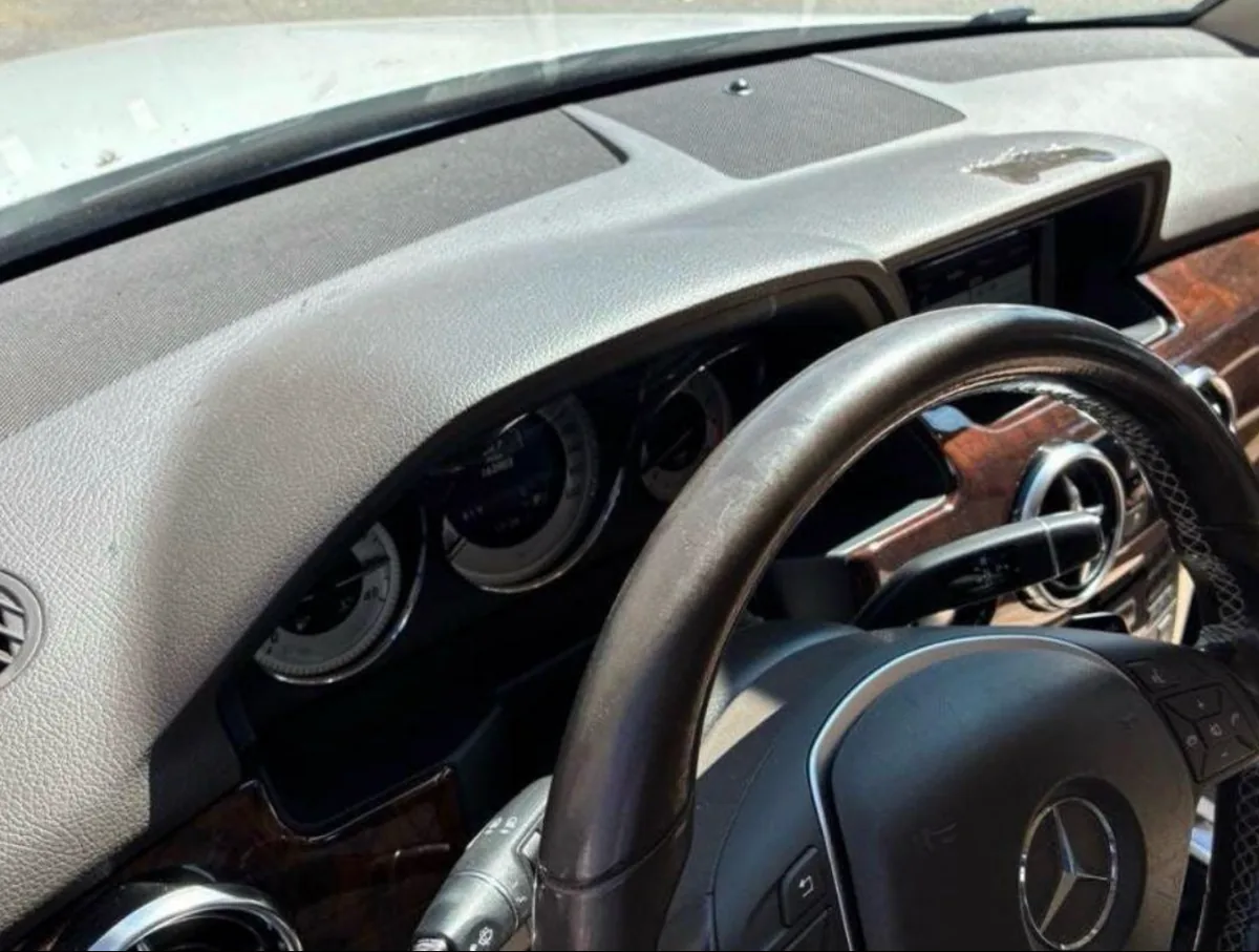 Dashboard and instrument cluster of a Mercedes-Benz GLK